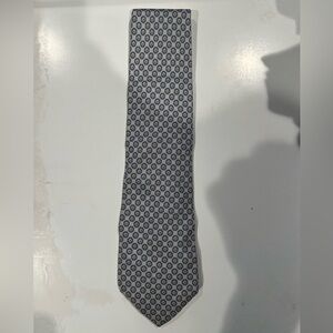 J-Crew Elegant Gray Patterned Men's Tie. 💯 % silk